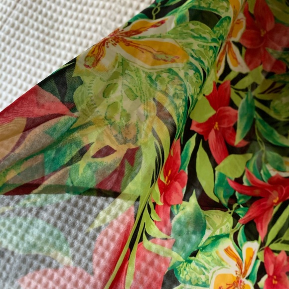 Sheer Tropical Tank - Picture 6 of 6